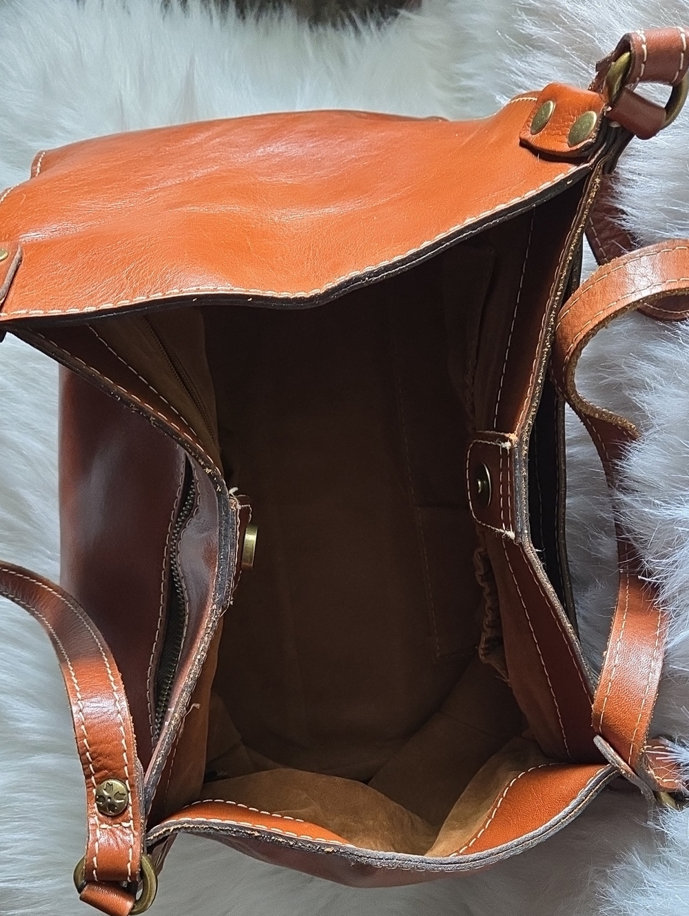 Patricia Nash Classic Women’s Leather Bag in Cognac Brown - Picture 7 of 11